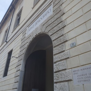 Un bustese su dieci è straniero.  «Che ne è dei mediatori linguistici?»