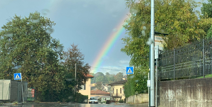L'arcobaleno di via Monte Generoso a Varese