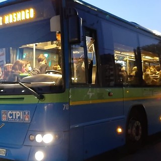 L'appello di Autolinee Varesine agli studenti: «Non ammassatevi sul primo autobus, ecco le regole da seguire»