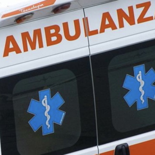 Donna investita da un'auto in viale Duca d'Aosta, trasportata in ospedale