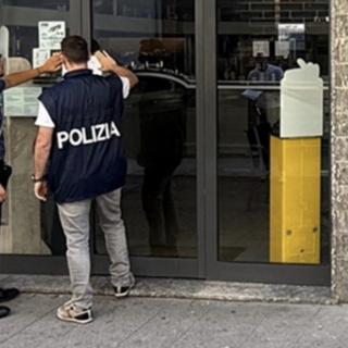 Cliente con la droga e problemi di sicurezza, venti giorni di stop per un bar di Carnago