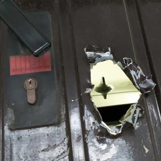 Uno dei box forzati in via Quintino Sella Uno dei box forzati in via Quintino Sella