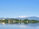Varese e il suo lago baciati dal sole (foto Mario Chiodetti) Varese e il suo lago baciati dal sole (foto Mario Chiodetti)