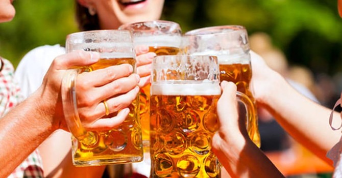 A SPASSO NEL WEEKEND. Dall’Oktoberfest alla Schiranna al Memorial Marco Fiori al palaghiaccio e alla Festa dell’Uva ad Angera: gli appuntamenti imperdibili nel Varesotto A SPASSO NEL WEEKEND. Dall’Oktoberfest alla Schiranna al Memorial Marco Fiori al palaghiaccio e alla Festa dell’Uva ad Angera: gli appuntamenti imperdibili nel Varesotto