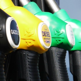 Carburanti, giù i prezzi di benzina e diesel