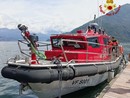Imbarcazione affonda nel Lago Maggiore, due giovani soccorse dai vigili del fuoco Imbarcazione affonda nel Lago Maggiore, due giovani soccorse dai vigili del fuoco