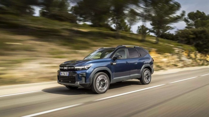 Dacia Bigster, il Suv ibrido spazioso per famiglie e viaggi