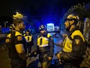 I volontari del Corpo Volontari di Protezione Civile - Nucleo Mobile di Pronto Intervento in azione anche in questi momenti della sera a Bisuschio e in Valceresio