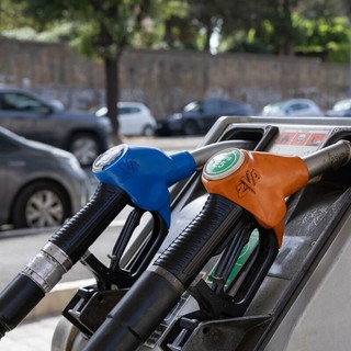 Carburanti, il governo proroga lo sconto sulle accise fino al 5 settembre. Tensioni Fi-Lega su extraprofitti Carburanti, il governo proroga lo sconto sulle accise fino al 5 settembre. Tensioni Fi-Lega su extraprofitti