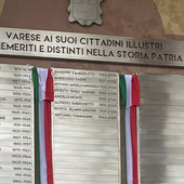 Sul Famedio Bobo Maroni avrebbe sorriso: «L'importanza di chiamarsi Ernesto» Sul Famedio Bobo Maroni avrebbe sorriso: «L'importanza di chiamarsi Ernesto»