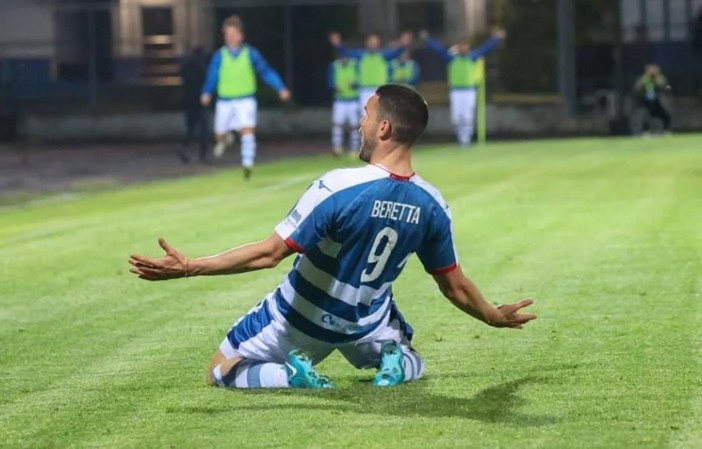 La Pro cerca i gol salvezza di Giacomo Beretta, attaccante varesino di 33 anni (foto Aurora Pro Patria 1919 - Official) La Pro cerca i gol salvezza di Giacomo Beretta, attaccante varesino di 33 anni (foto Aurora Pro Patria 1919 - Official)