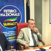 Luca Ferrazzi (a destra) con Luca Bernardo. In collegamento, Roberto Vannacci Luca Ferrazzi (a destra) con Luca Bernardo. In collegamento, Roberto Vannacci