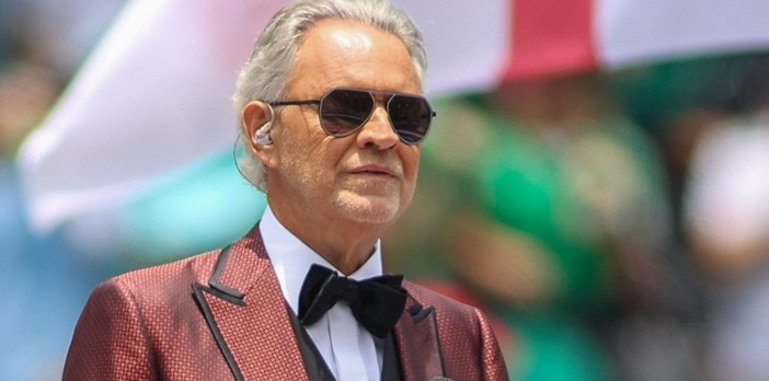Andrea Bocelli è il proprietario della villa, affittata a una famiglia