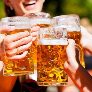 A SPASSO NEL WEEKEND. Dall’Oktoberfest alla Schiranna al Memorial Marco Fiori al palaghiaccio e alla Festa dell’Uva ad Angera: gli appuntamenti imperdibili nel Varesotto