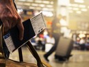Mostrare la carta d'identità al gate d'imbarco? Non è più obbligatorio Mostrare la carta d'identità al gate d'imbarco? Non è più obbligatorio
