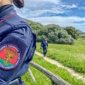 Cugliate Fabiasco, brucia plastica e scarti in un bidone: denunciato dai carabinieri forestali