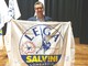 Andrea Cassani con la bandiera della Lega nel giorno della vittoria del congresso