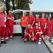Grazie ai volontari un pasto e un sorriso per i senzatetto della stazione. Anche a Ferragosto Grazie ai volontari un pasto e un sorriso per i senzatetto della stazione. Anche a Ferragosto