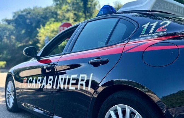 Lonate Ceppino, derubano un'anziana spacciandosi per carabinieri: coppia in manette