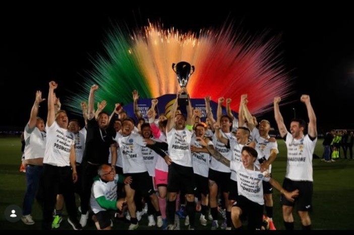 Il Marnate Gorla alza la Coppa Lombardia e vola in Promozione (foto Lnd Lombardia)