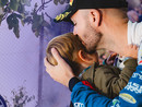 Una magnifica immagine in versione papà postata da Andrea Crugnola Una magnifica immagine in versione papà postata da Andrea Crugnola