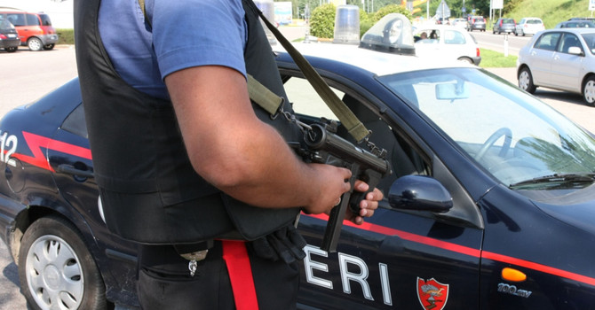 Rapina a un corriere della droga a Laveno Mombello: tre giovani arrestati dai carabinieri Rapina a un corriere della droga a Laveno Mombello: tre giovani arrestati dai carabinieri