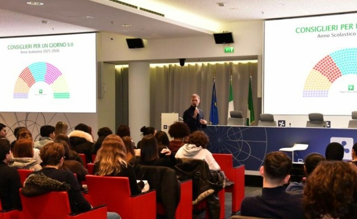 "Consiglieri per un giorno 5.0": al via il progetto regionale di educazione civica. Coinvolte due scuole del Varesotto