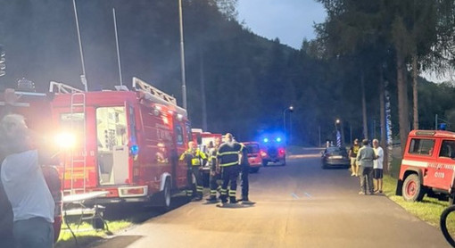 Le squadre di soccorso impegnate nelle ricerche Le squadre di soccorso impegnate nelle ricerche