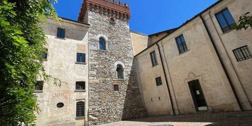Al Castello di Masnago una speciale visita guidata al buio della mostra "Passaggio alla luce" Al Castello di Masnago una speciale visita guidata al buio della mostra "Passaggio alla luce"