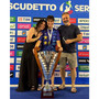 Beatrice Cassarà festeggia lo scudetto con mamma, papà e la coppa
