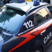 Rapinano un anziano e fuggono, denunciati due giovani a Luino Rapinano un anziano e fuggono, denunciati due giovani a Luino