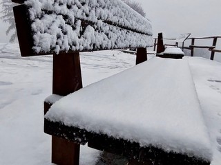 La neve al belvedere del Campo dei Fiori (Foto Andrea Tamborini ripostate dal Comune di Varese)