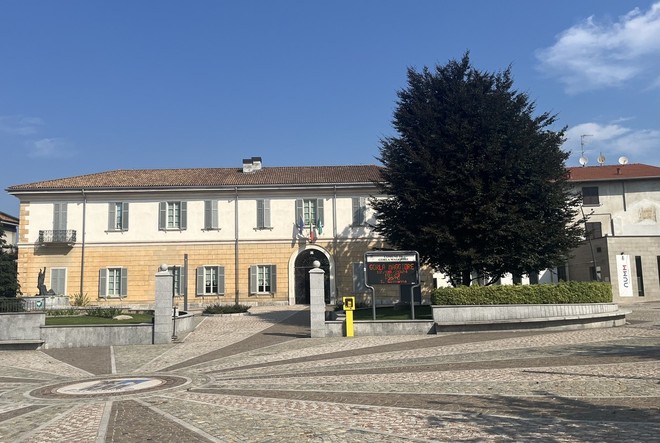 Il Municipio di Gorla Maggiore (Villa Terzaghi) Il Municipio di Gorla Maggiore (Villa Terzaghi)