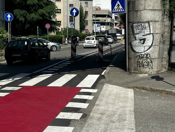 La ciclopedonale ancora chiusa di viale Belforte a Varese La ciclopedonale ancora chiusa di viale Belforte a Varese