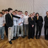 I vincitori e, nelle foto in basso, la classe e un momento del quiz I vincitori e, nelle foto in basso, la classe e un momento del quiz