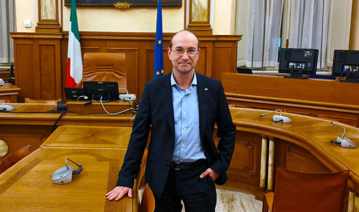 Eni in Commissione X, Ferrara (M5S): «A Descalzi ho chiesto se l'idrogeno rinnovabile sarà davvero parte del mix energetico del futuro»
