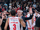 Esulta anche coach Giannis Kastritis insieme a Elijah Mitrou-Long (foto Matteo Averna)