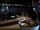 Mangiare da soli in un ristorante: alcuni consigli su come cenare da soli e divertirsi