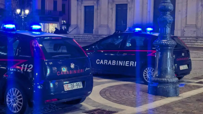 Rapinano coetanei con un coltello: arrestati tre complici in flagranza dai carabinieri Rapinano coetanei con un coltello: arrestati tre complici in flagranza dai carabinieri