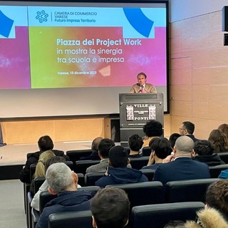 Piazza dei Project Work stamattina a Ville Ponti