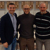 Da sinistra l'arbitro Andrea Calzavara, il dg del vivaio della Varesina Andrea Millefanti e Roberto Arcari Farinetti, presidente della sezione di Varese dell'Associazione Italiana Arbitri tra i banchi del Liceo Manzoni di Varese