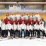 Il Varese Curling e, sotto in gallery, la prima storica squadra varesina di Stock Sport composta da Raffaele Tommasina e Michele Corrao, poi gli studenti del Centro Formazione Professionale impegnati la mattina sul ghiaccio dell'Acinque Ice Arena
