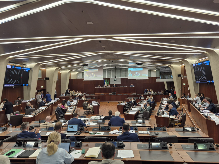 Consiglio regionale, parte la maratona del bilancio. Oltre 8mila emendamenti dalle opposizioni Consiglio regionale, parte la maratona del bilancio. Oltre 8mila emendamenti dalle opposizioni