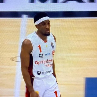 Ottimo esordio in maglia Openjobmetis per Carlos Stewart