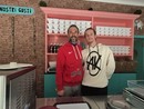 Davide Isella insieme al figlio Federico dietro il bancone della gelateria di viale Aguggiari