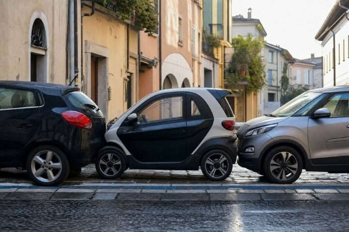 Dalla facilità di parcheggio ai costi di gestione, perché le microcar elettriche sono sempre più richieste Dalla facilità di parcheggio ai costi di gestione, perché le microcar elettriche sono sempre più richieste