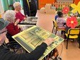 L'iniziativa di Gavirate "Adotta un nonno", protagonisti i bimbi della materna di Voltorre e gli ospiti della casa di riposo Bernacchi