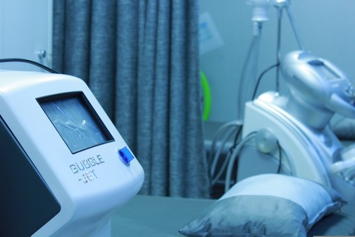 Ebola, attivato il protocollo sanitario in provincia di Como. Due persone in isolamento a Milano Ebola, attivato il protocollo sanitario in provincia di Como. Due persone in isolamento a Milano