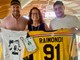 Daniela Colonna Preti tra Edoardo Raimondi e Alessio Piroso che hanno donato alla presidentessa della Polha una parte del ricavato della festa d'addio all'hockey del numero 91 giallonero