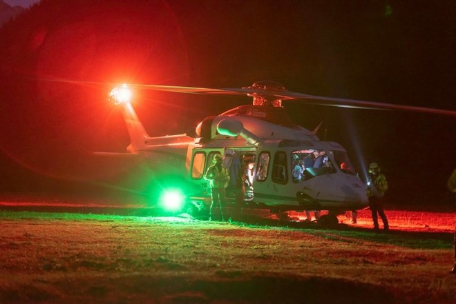 Schianto all'alba a Cuvio: elisoccorso in volo, due feriti Schianto all'alba a Cuvio: elisoccorso in volo, due feriti